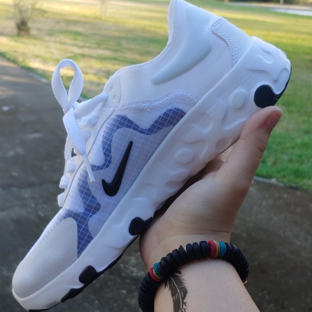 Nike renew lucent
